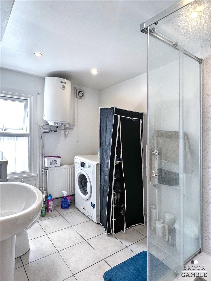 4 Bedroom House. Susans Road in Eastbourne,  7